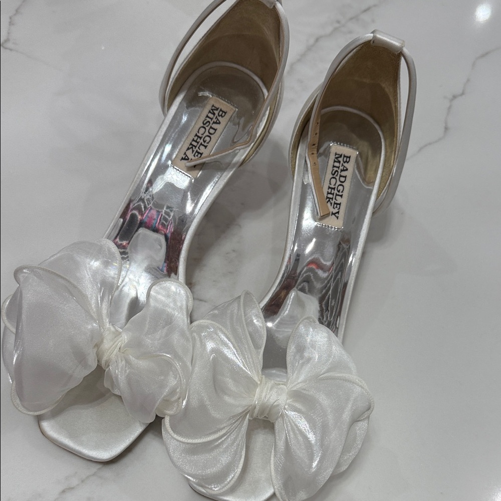 Badgley Mischka Ivory Satin Bow Peep-Toe Heels